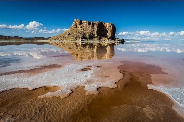 احتمال بروز طوفان های نمکی با کاهش شدید سطح آب دریاچه ارومیه ، خطر انقراض گونه های حیات وحش
