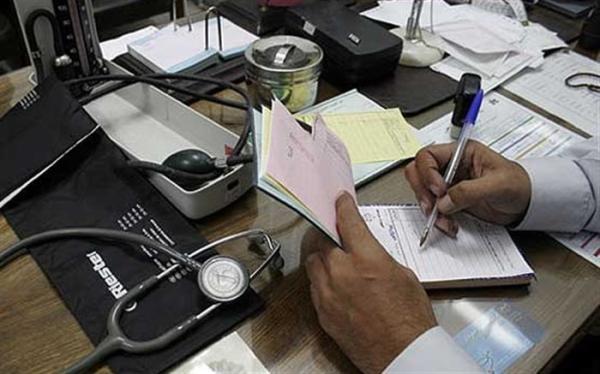 انتقاد از توزیع نامناسب پزشک متخصص و تجهیزات پزشکی در کشور
