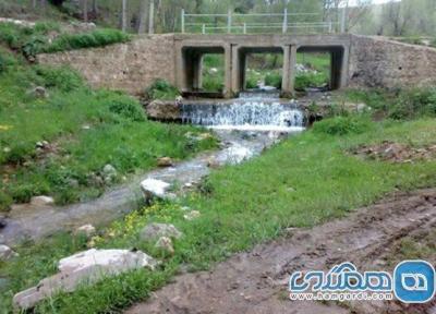 آبشار بویوک شیران یکی از جاذبه های گردشگری استان زنجان به شمار می رود