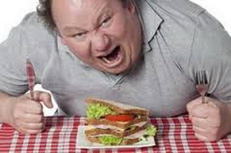 چگونه با پرخوری مقابله کنیم؟